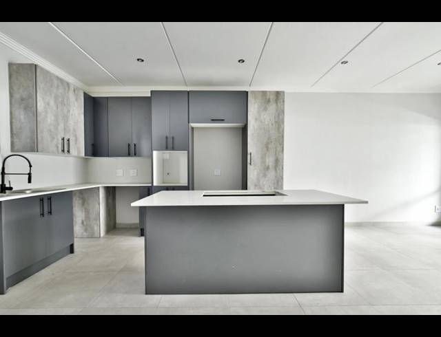 2 BEDROOM APARTMENT FOR SALE IN BRYANSTON